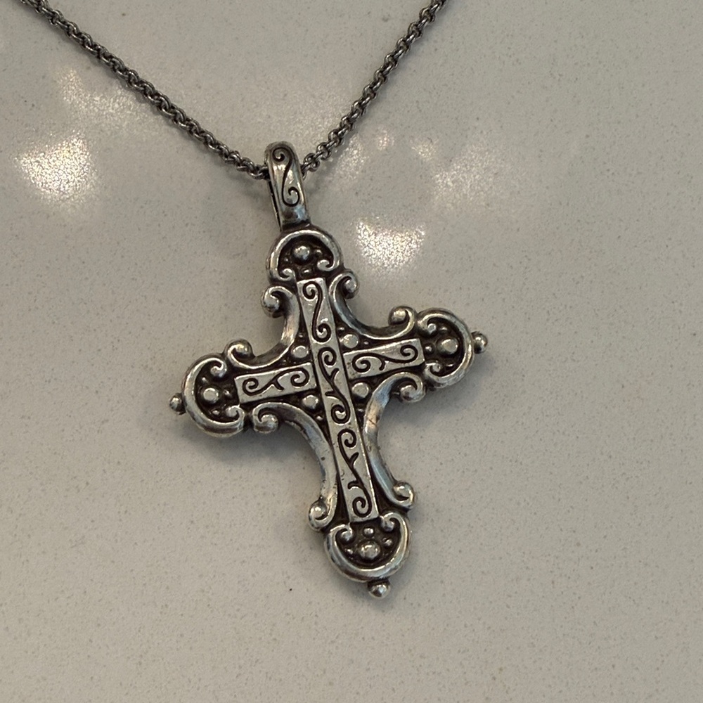 Elegant Silver Cross Pendant Necklace